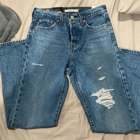 Nwt LEVI WEDGIE JEAN - Picture 5 of 5